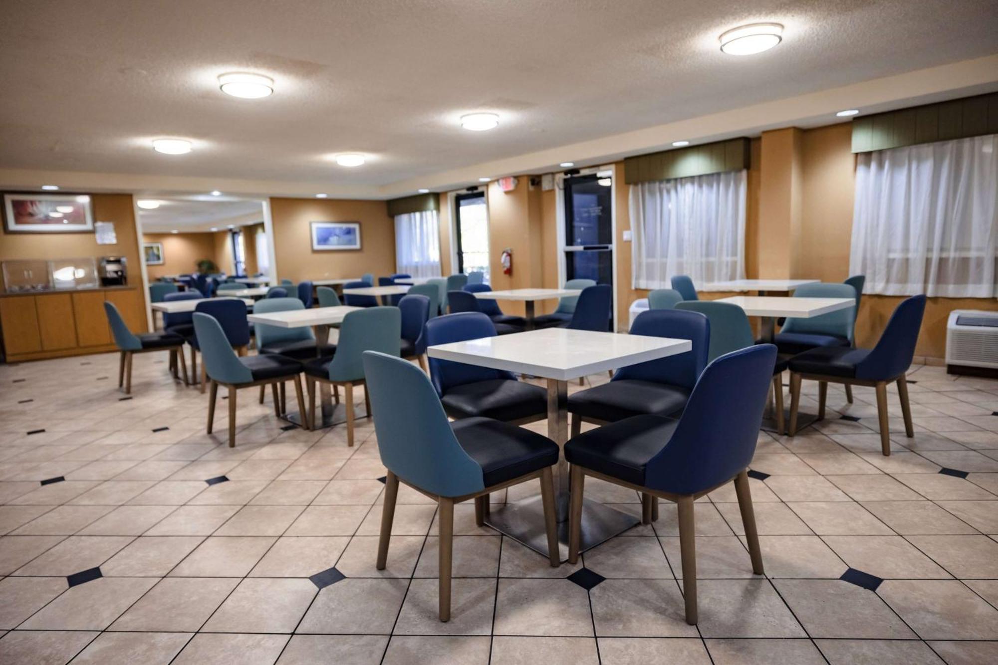 La Quinta Inn By Wyndham Tampa Near Busch Gardens Zewnętrze zdjęcie