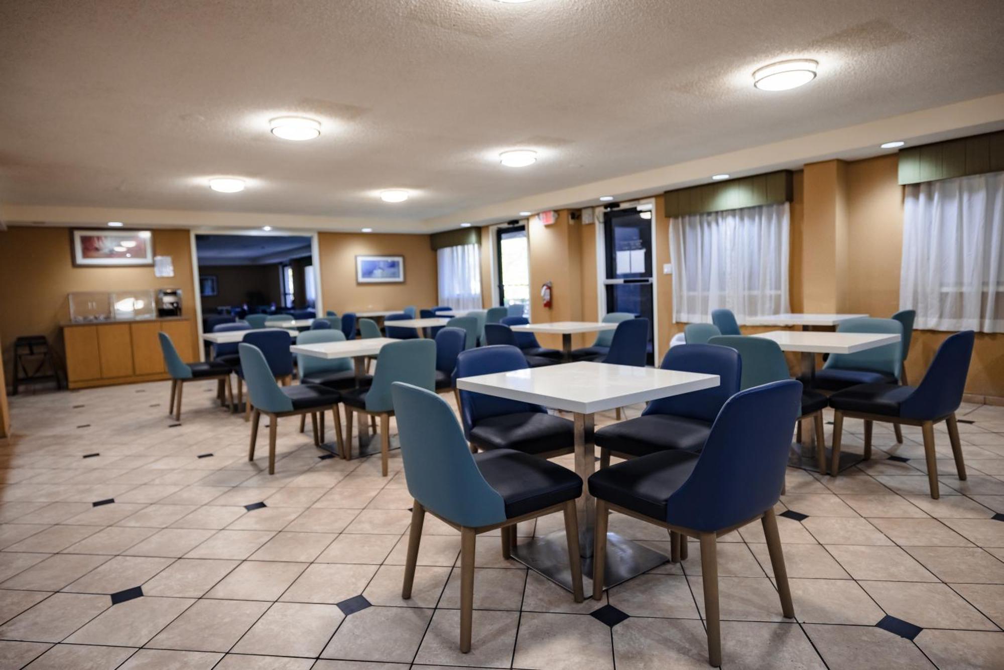La Quinta Inn By Wyndham Tampa Near Busch Gardens Zewnętrze zdjęcie