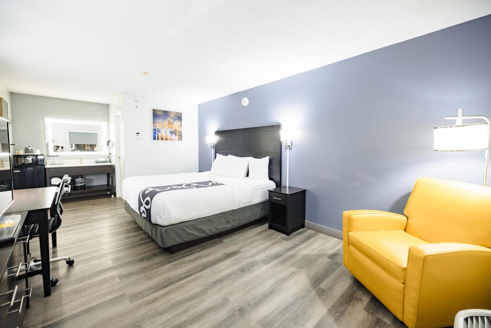 La Quinta Inn By Wyndham Tampa Near Busch Gardens Zewnętrze zdjęcie