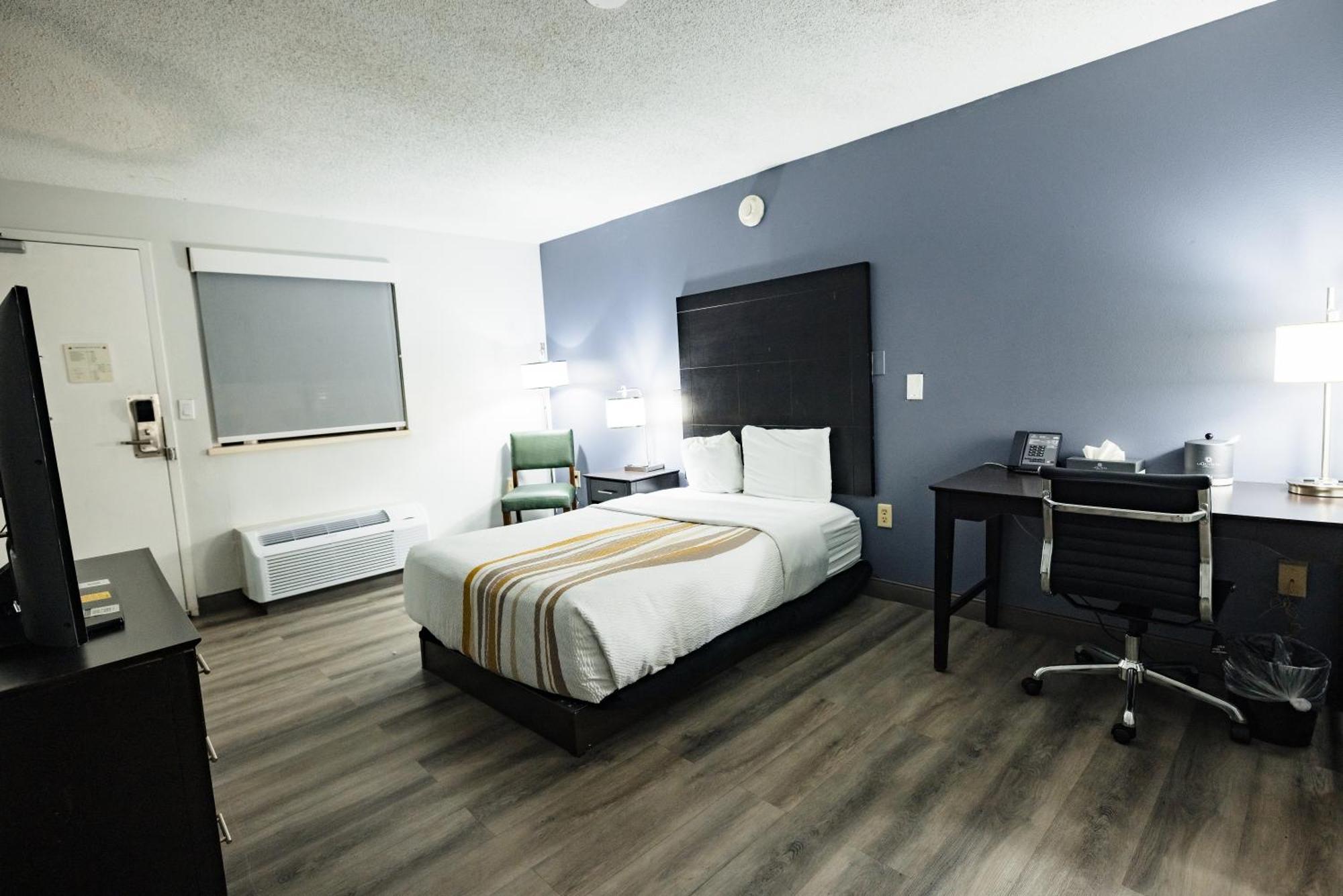 La Quinta Inn By Wyndham Tampa Near Busch Gardens Zewnętrze zdjęcie